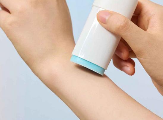 Skin1004 Madagascar Centella Hyalu-Cica Silky-Fit Sun Stick 20g